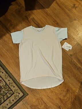 NWT Girls LuLaRoe " Gracie" Top Size 8